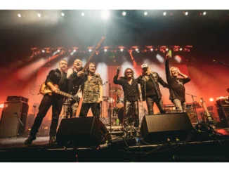 Dublin presta homenagem histórica a Phil Lynott em noite inesquecível de celebração