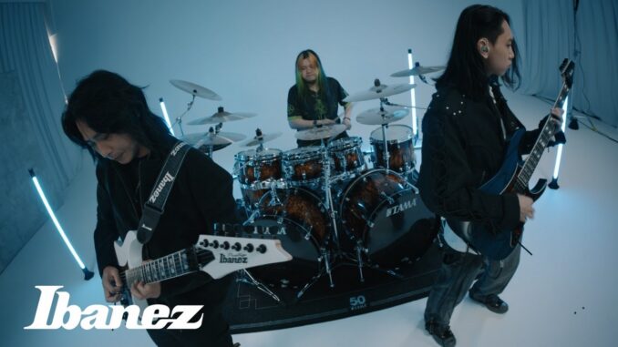 Cheng Tian e Tyler tocam “Faux Future” com guitarras Ibanez RG653DX