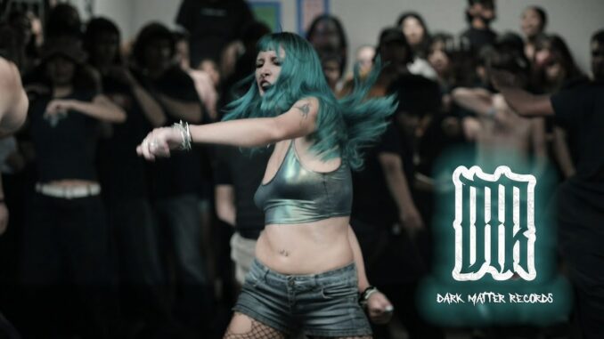 Tormentus no videoclipe de “Bleed” com Infernal Howler